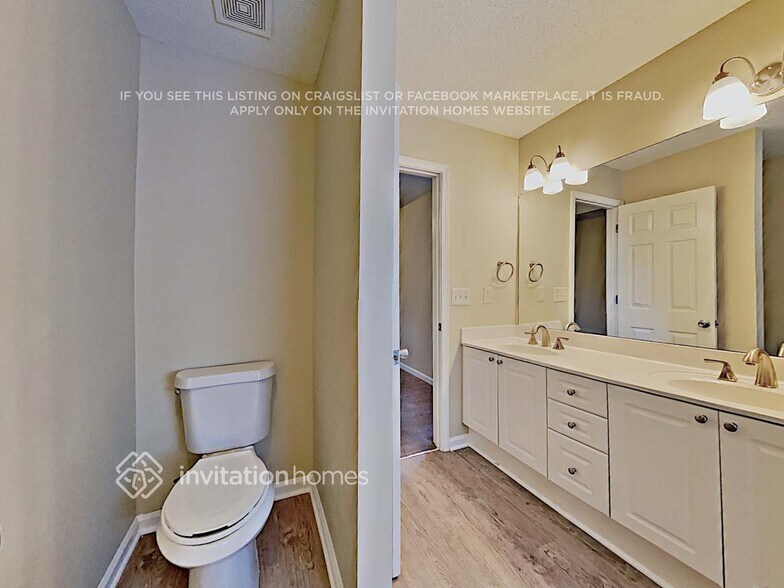 Building Photo - 4017 St George Walk SW