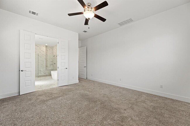 Building Photo - 1105 Lickety Ln