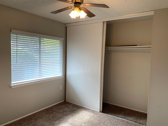 Building Photo - NICE 3 BEDROOM IN NORTH EAST ISD - EASY ACCESS TO RANDOLPH AFB, FT. SAM, 1604, 35, & SHOPPING