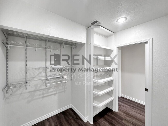 Building Photo - 938 W Berkeley Ct