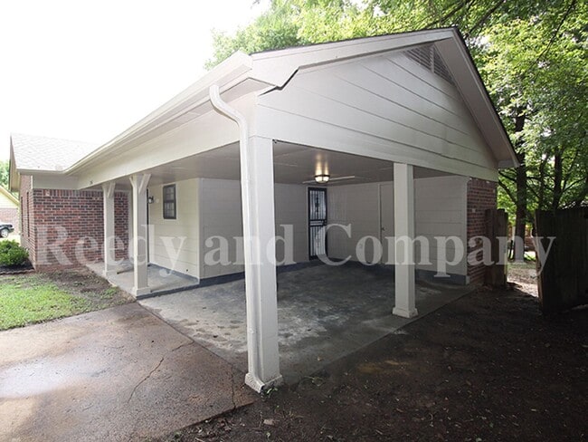 Building Photo - 5356 Lakeview Cove