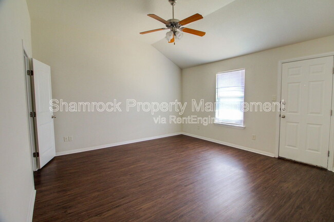 Building Photo - 1208 Maverick Trail