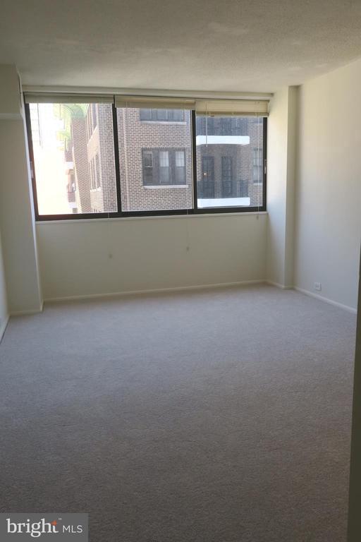 Building Photo - 1326 Spruce St