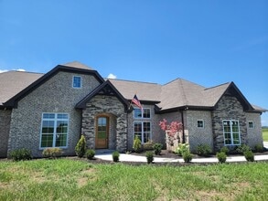 Building Photo - 935 S Cross Bridges Rd