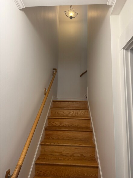 Building Photo - 2141 Forest View Ave