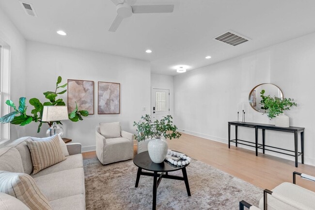 Building Photo - **OFFERING RENT PROMOTION FOR FIRST 6 MONTHS, REFUNDABLE APPLICATION FEES & $200 MOVE IN PROMOTIO...