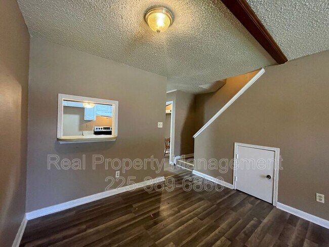 Building Photo - 750 Hospital Rd