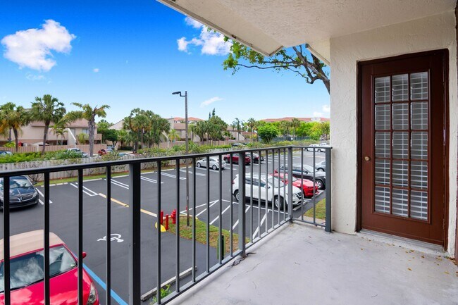 Building Photo - ONE BEDROOM ONE BATHROOM! WATERFRONT COMMU...