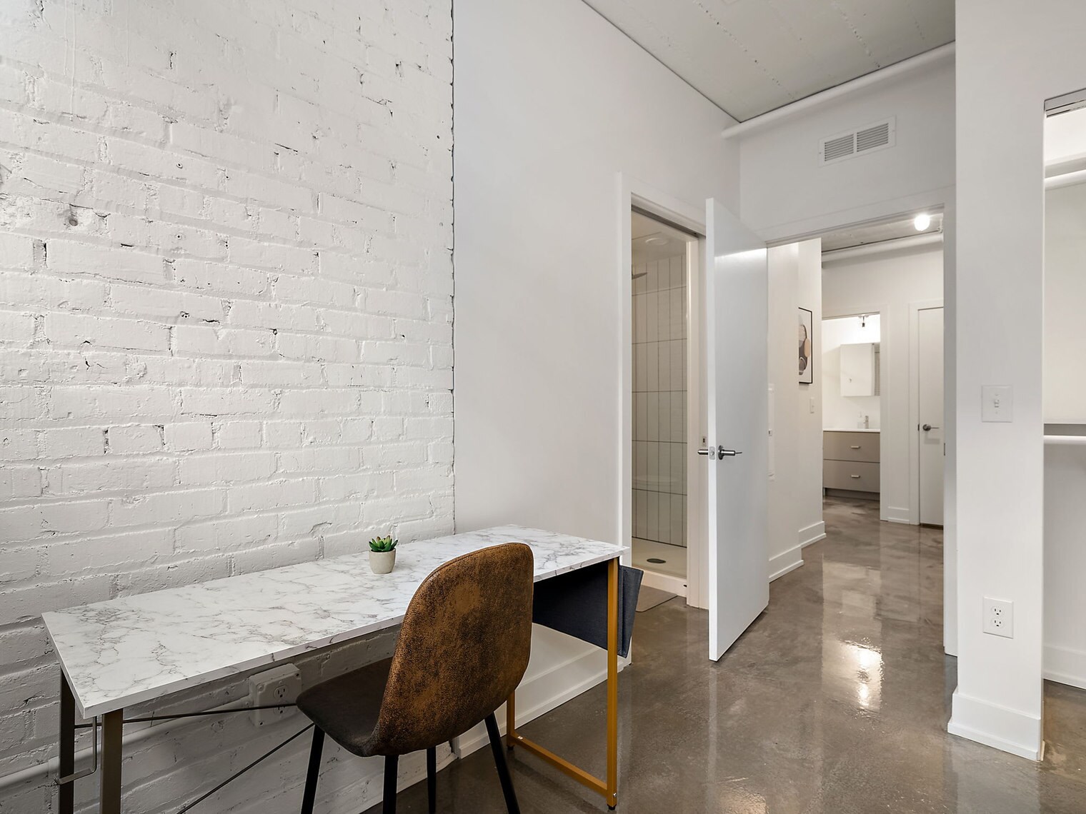 Building Photo - 608 N 3rd Ave