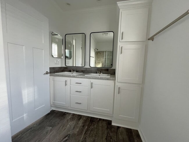 Building Photo - 1033 Vervain Dr