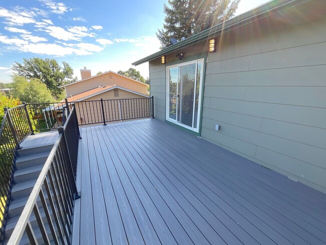 Building Photo - 4 Bedroom Home Available Near E Cheyenne M...