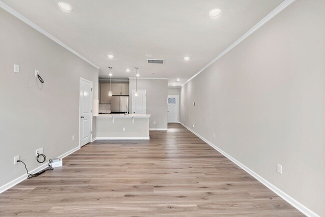 Building Photo - MOVE-IN READY-LIKE NEW TOWNHOME IN THE DURHAM/BRIER CREEK AREA