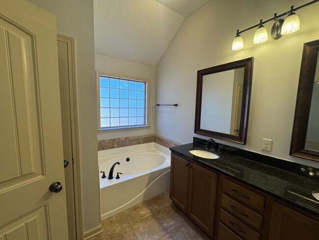 Building Photo - Pike Road Home