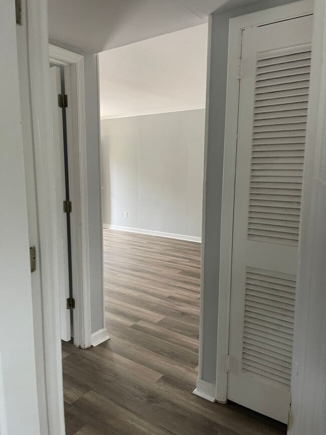 Building Photo - 2/1 MONTEREY APT IN NORMALTOWN!