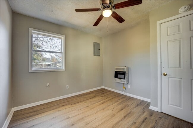 Building Photo - SF-067-1216 &amp; 1218 North 35th Street Duplex