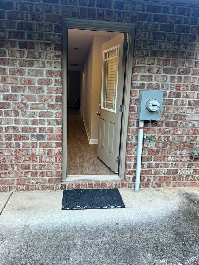 Building Photo - Duplex Apartment For Rent in Denver NC