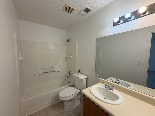 Building Photo - 1405 Secret Valley Dr SW