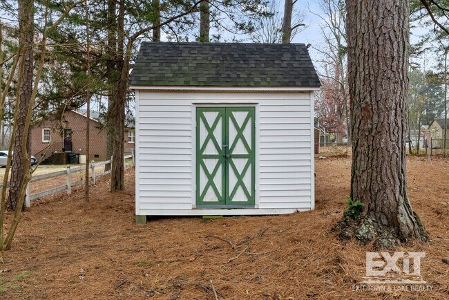 Building Photo - 3 Bedroom 1 Bathroom Home