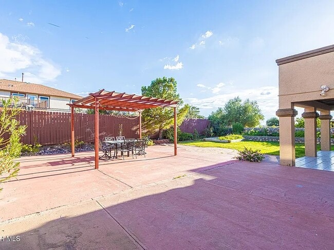 Building Photo - 6088 Los Siglos Dr