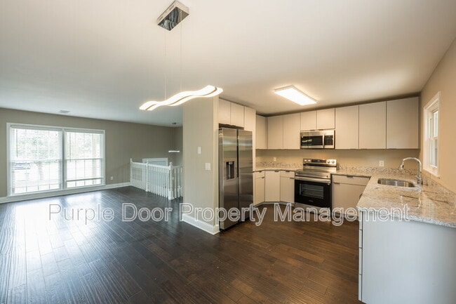 Building Photo - 2369 Brenda Dr SE