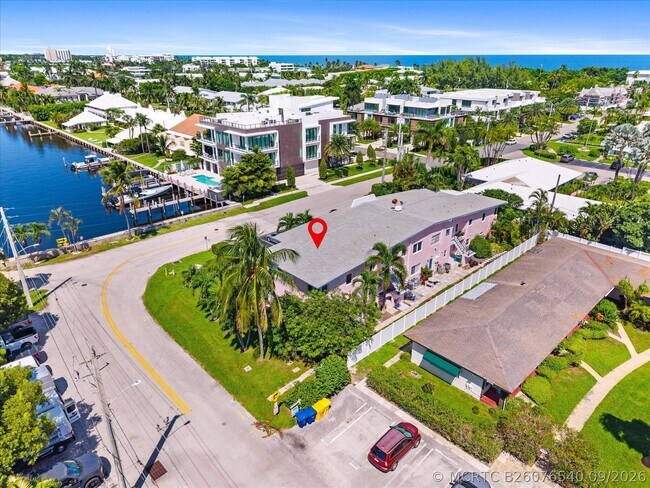 Building Photo - 990 Casuarina Rd
