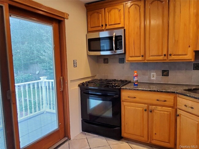 Building Photo - 30 Jervis Ave