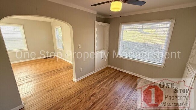 Building Photo - Beautiful 3 Bedroom 2 Bathroom in Kansas City