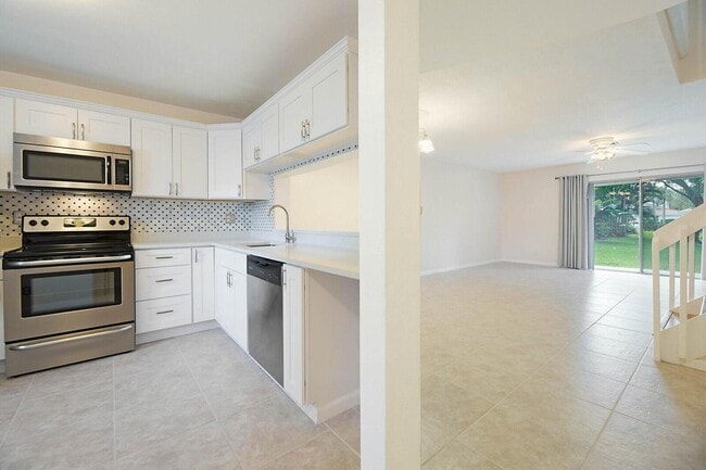 Building Photo - 6384 Boca Cir