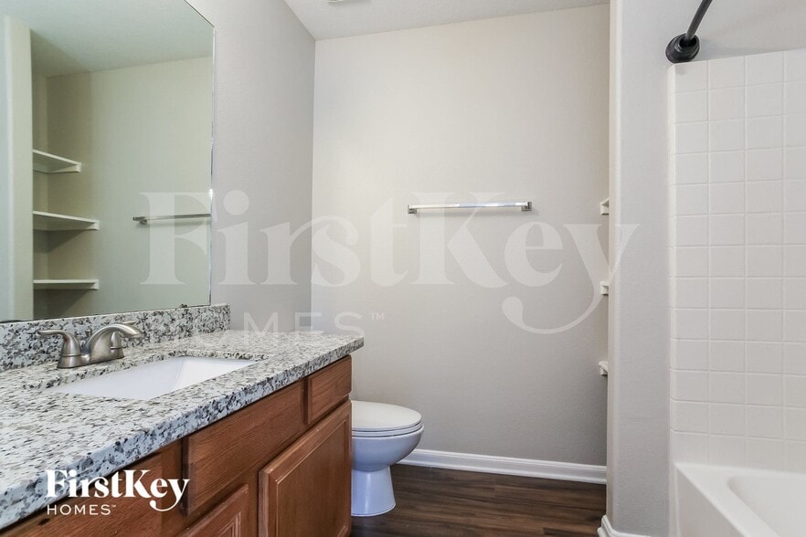 Building Photo - 1013 Arbor Way