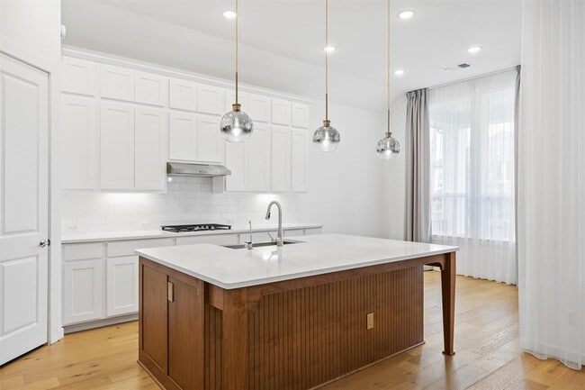 Building Photo - 1221 Texas Ash Ln