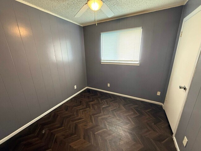 Building Photo - Conveniently Located Haven Near Austin Hotspots