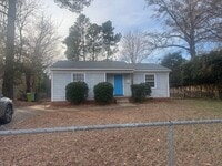 Building Photo - Charming 2br 1ba Home! Available Now!