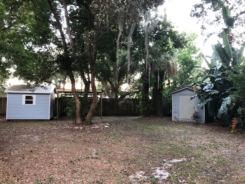 Building Photo - 939 E Bella Vista St