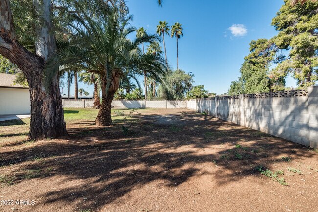 Building Photo - 4402 W El Camino Dr