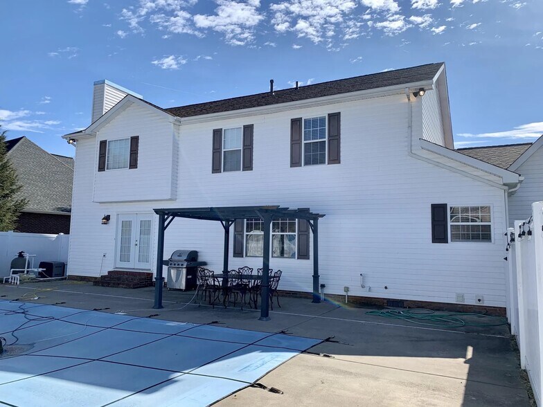 Building Photo - 124 Charlton Ct