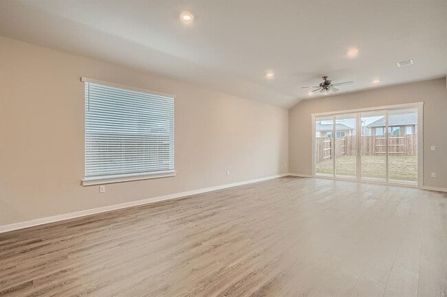 Building Photo - 2032 Wilsons Warbler Dr