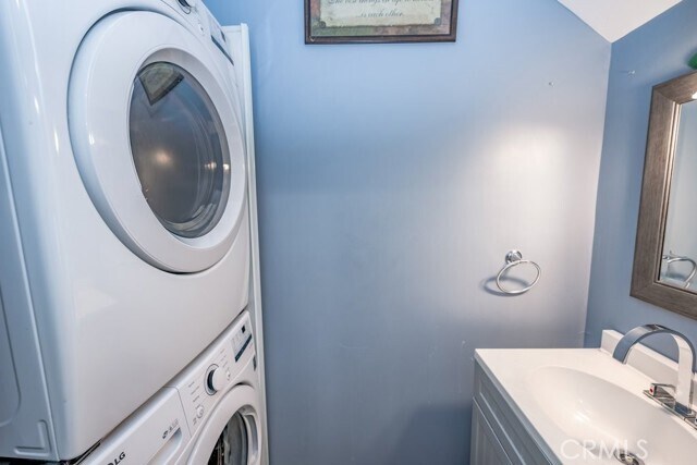 Building Photo - 6719 Vineland Ave