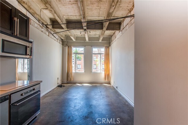 Building Photo - 140 Linden Ave
