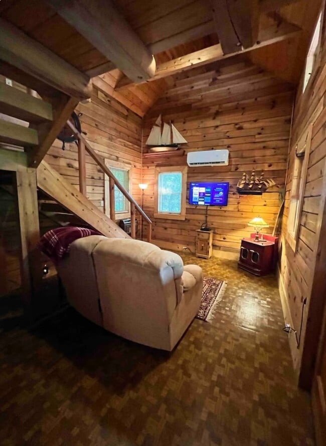 Building Photo - 84 Bear Wallow Dr