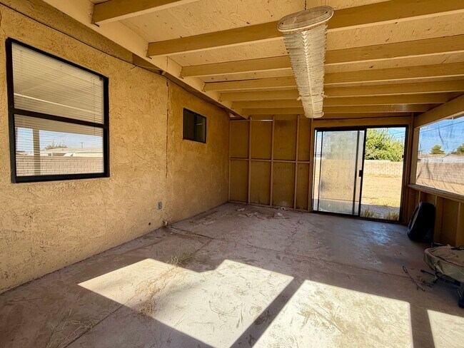 Building Photo - 408 W Ward Ave
