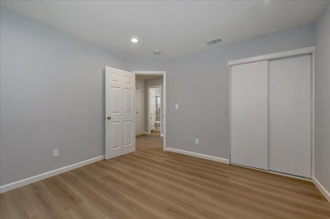 Building Photo - 3360 Warburton Ave