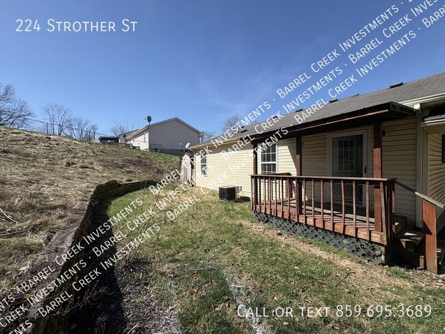Building Photo - 224 Strother St