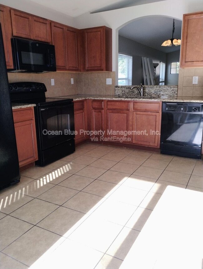 Building Photo - 18200 Cypress Bay Pkwy