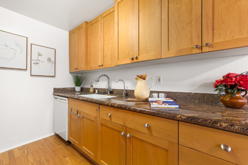 Building Photo - 1926 Glendon Ave