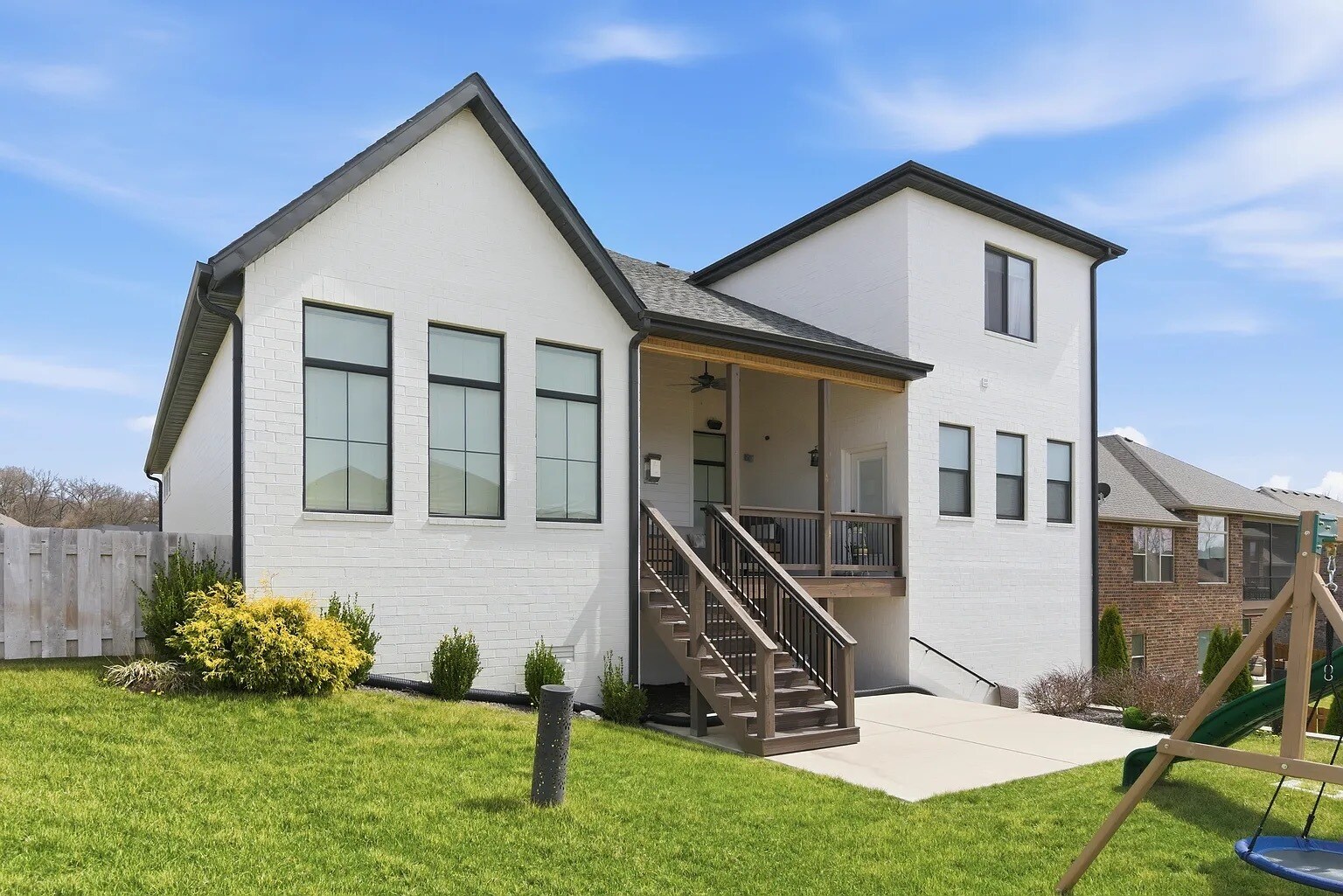 Building Photo - 703 S Hickory Dr