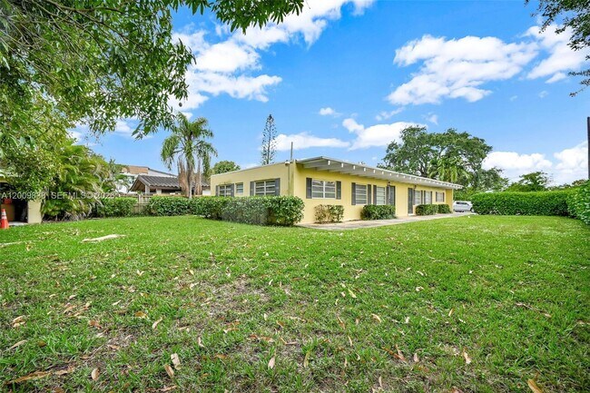 Building Photo - 2225 SW 62nd Ct