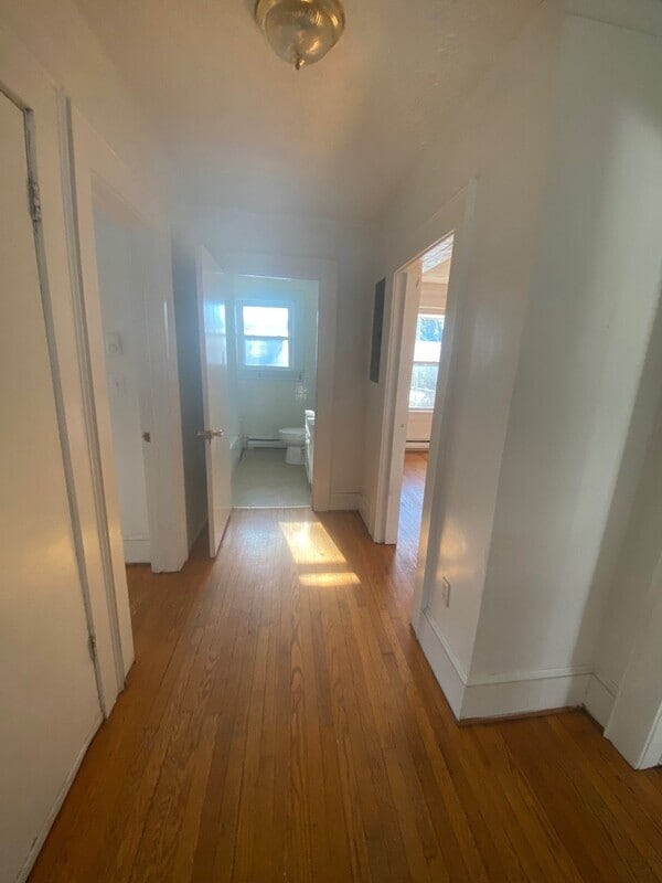 Building Photo - 916 College Ave