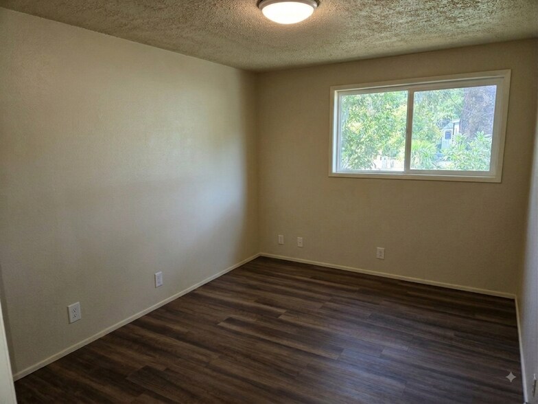 Building Photo - 2145 Primrose St