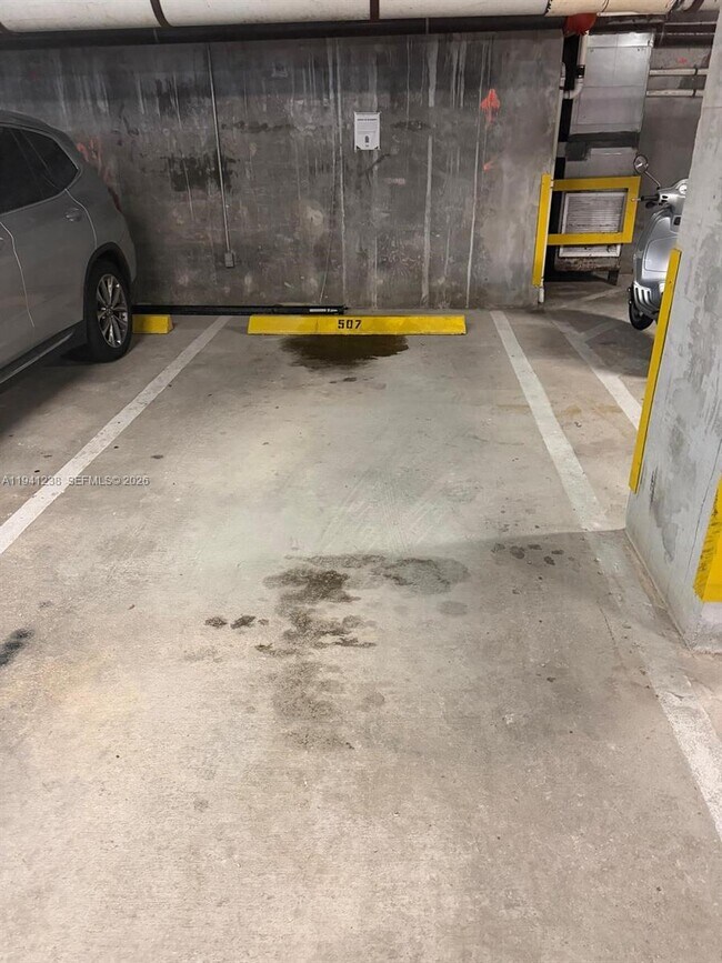 Building Photo - 2740 SW 28th Terrace