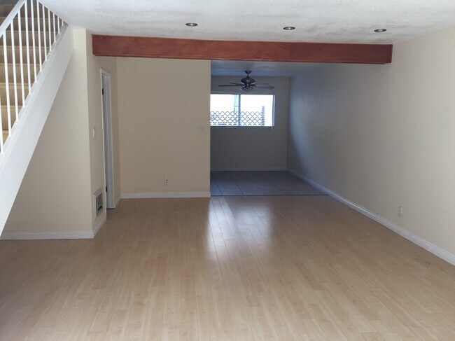 Building Photo - 719 N Eucalyptus Ave
